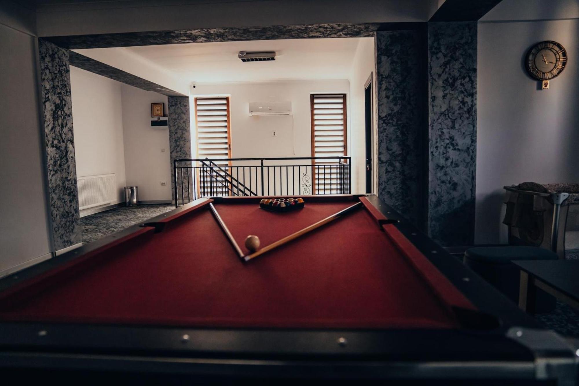 Pensiunea R&R Bailesti Luaran gambar