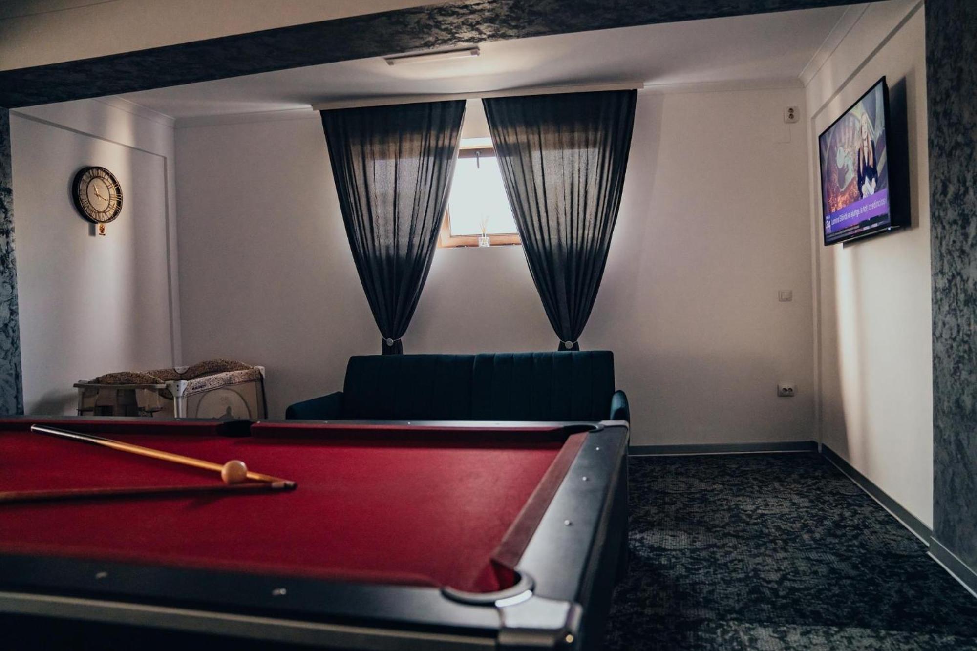 Pensiunea R&R Bailesti Luaran gambar